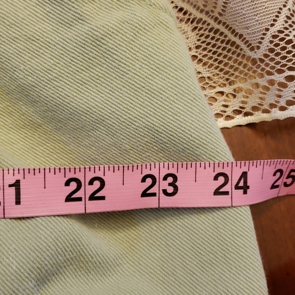 VINTAGE High Waist Pleated Cutoff Distress Shorts - Picture 9 of 12